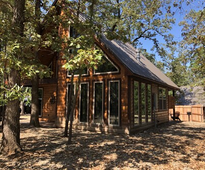 Rowdy Bear Cabin-Fort PlaySet-Fishing Pond-Arcade-Foosball-XBox-Gas Grill-Hottub