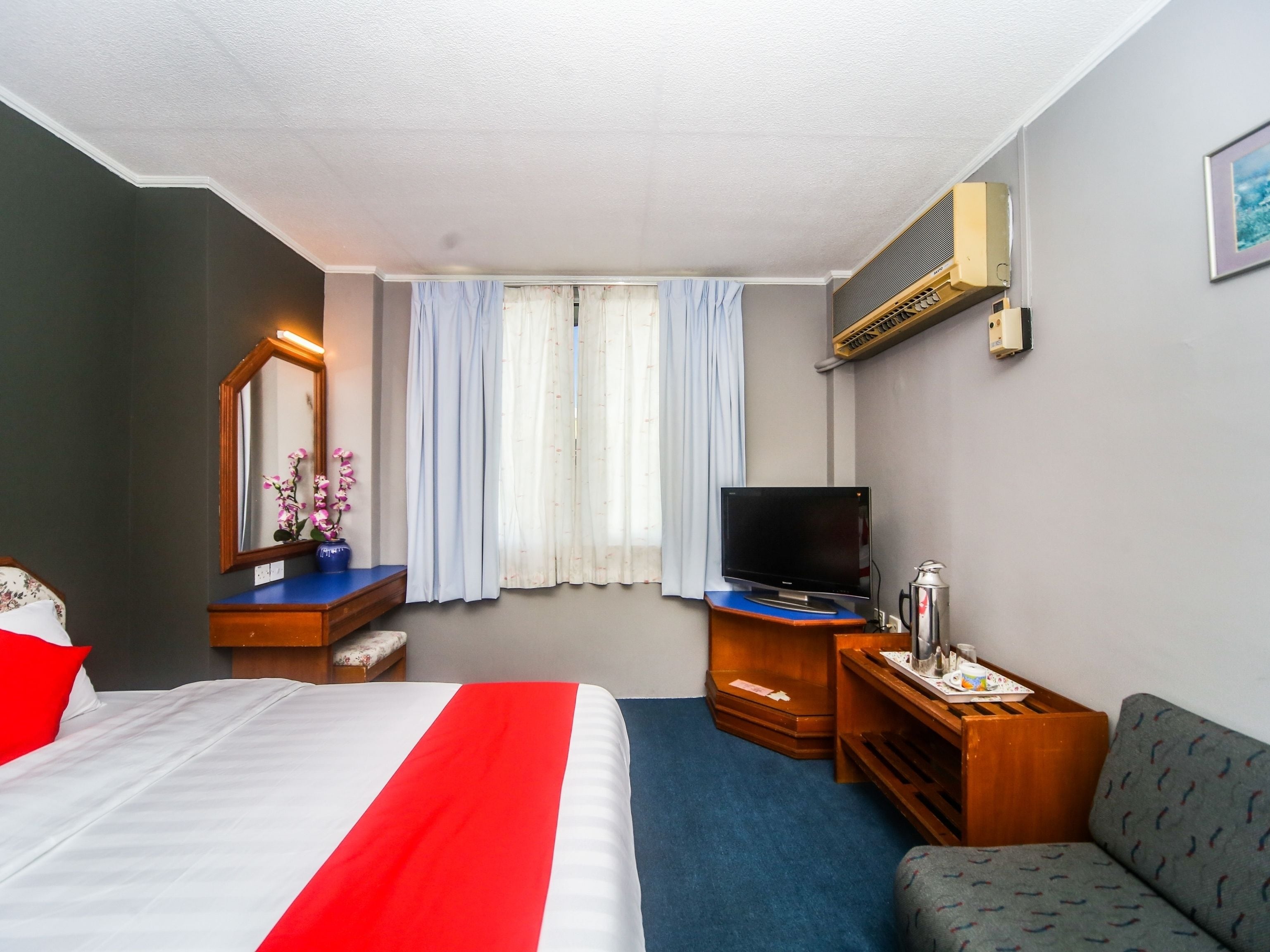 deluxe double room, 1 queen bed | desk, free wifi