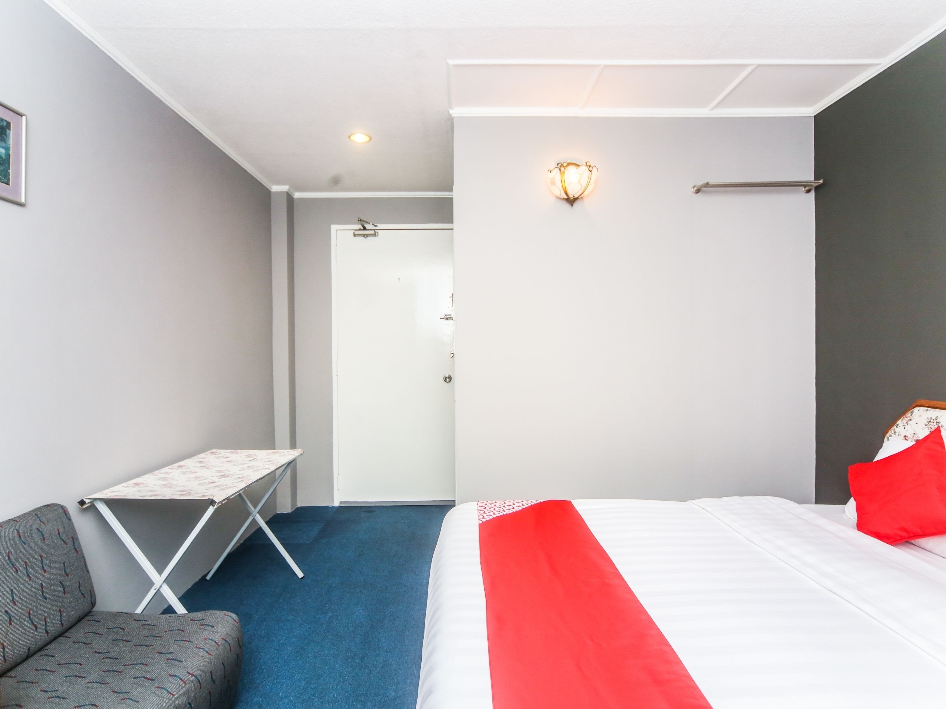 deluxe double room, 1 queen bed | desk, free wifi
