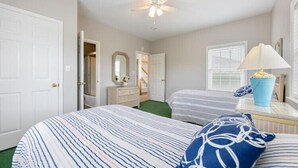 Room - The Colman at Ships Watch in Duck (Duck)