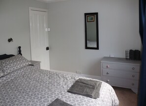 2 habitaciones, tabla de planchar con plancha y wifi gratis