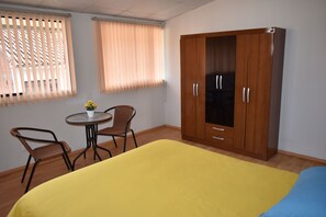 3 quartos, ferros/tábuas de passar roupa, Wi-Fi de cortesia