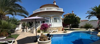 Charming villa with private pool in Miami Platja!