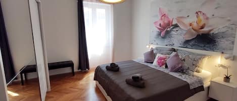 2 slaapkamers, een kluis op de kamer, gratis wifi, beddengoed