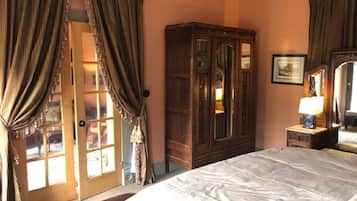 1 habitación, escritorio, tabla de planchar con plancha y wifi gratis