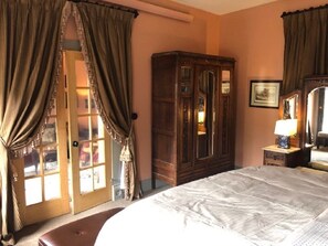 1 chambre, bureau, fer et planche à repasser, accès au Wi-Fi (inclus)