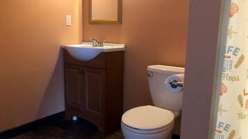 Dusche, Handtücher, Toilettenpapier