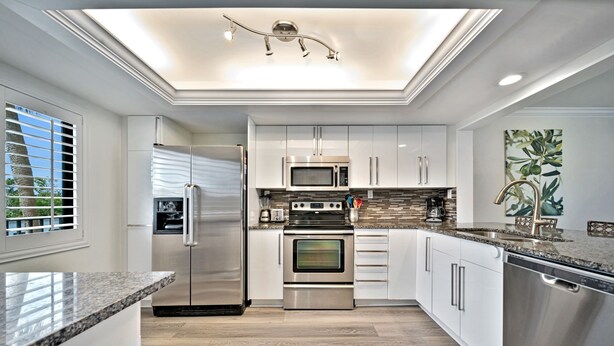 Private kitchen - Loggerhead Cay #322 - Sanibel Island Beach View (Sanibel)