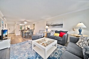 テレビ、DVD プレーヤー