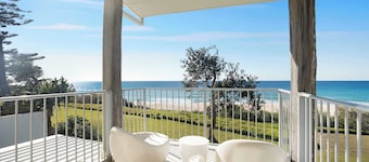 Saltwater Beach House - Absolutt Beachfront Holiday House