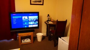 Double Room, Non Smoking (2) | Television - Tartanrooms (Edinburgh)