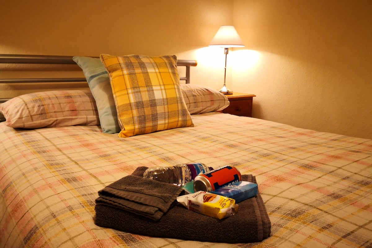 Phòng đôi, không hút thuốc (2) | Trang trí khác biệt, trang bị nội thất với thiết kế riêng biệt, bàn