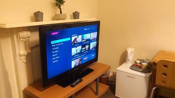 Double Room, Non Smoking (3) | Coffee and/or coffee maker