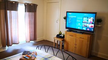 Double Room, Non Smoking (4) | Television