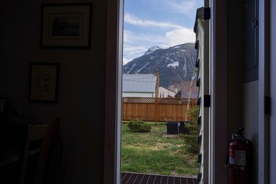 Charming dog friendly suite in the heart of Silverton and the San Juans