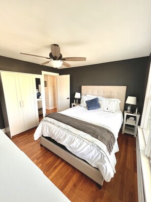 3 makuuhuonetta, työpöytä, silitysrauta/-lauta, ilmainen Wi-Fi