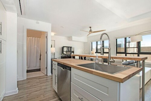 Price ⤵️ Feb-April 26‼️ 5️⃣⭐️Beautiful Condo DT Saugy-PARKING-walk 2 town. Book NOW❗️