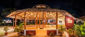  WOW STAYZ2 Pachmarhi Foothill Cottages