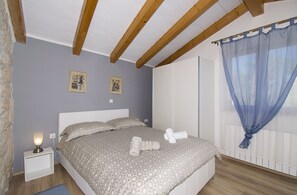 2 bedrooms, iron/ironing board, WiFi, bed sheets - Casa Sossi, comfort in every way (Kanfanar)