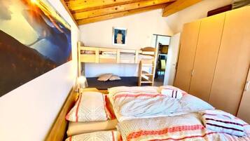 1 bedroom, in-room safe, iron/ironing board, free WiFi