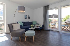 Unclassified image, 2 of 36, button