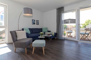 Unclassified image, 3 of 36, button