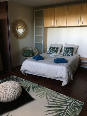 2 dormitorios, tabla de planchar con plancha, wifi y ropa de cama