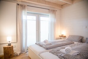 1 bedroom, travel crib, free WiFi, bed sheets