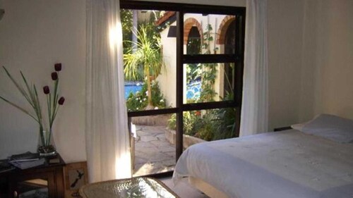 WATERS EDGE BED & BREAKFAST