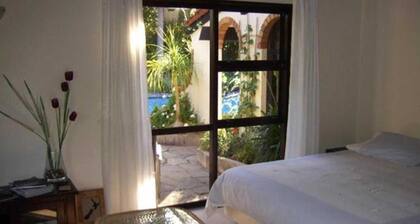 WATERS EDGE BED & BREAKFAST