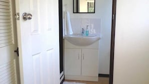 2. Two Bedroom Apartment | Bathroom