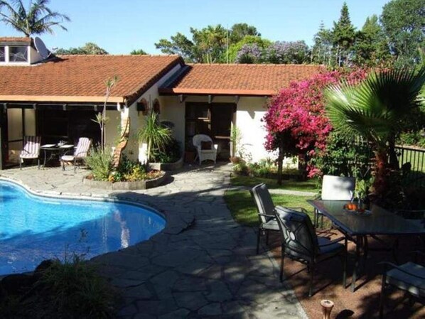 BBQ/picnic Area - WATERS EDGE BED & BREAKFAST (Kaitaia)
