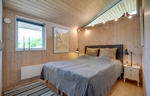 2 bedrooms, free WiFi - Cozy home in Egå with kitchen (Egå)