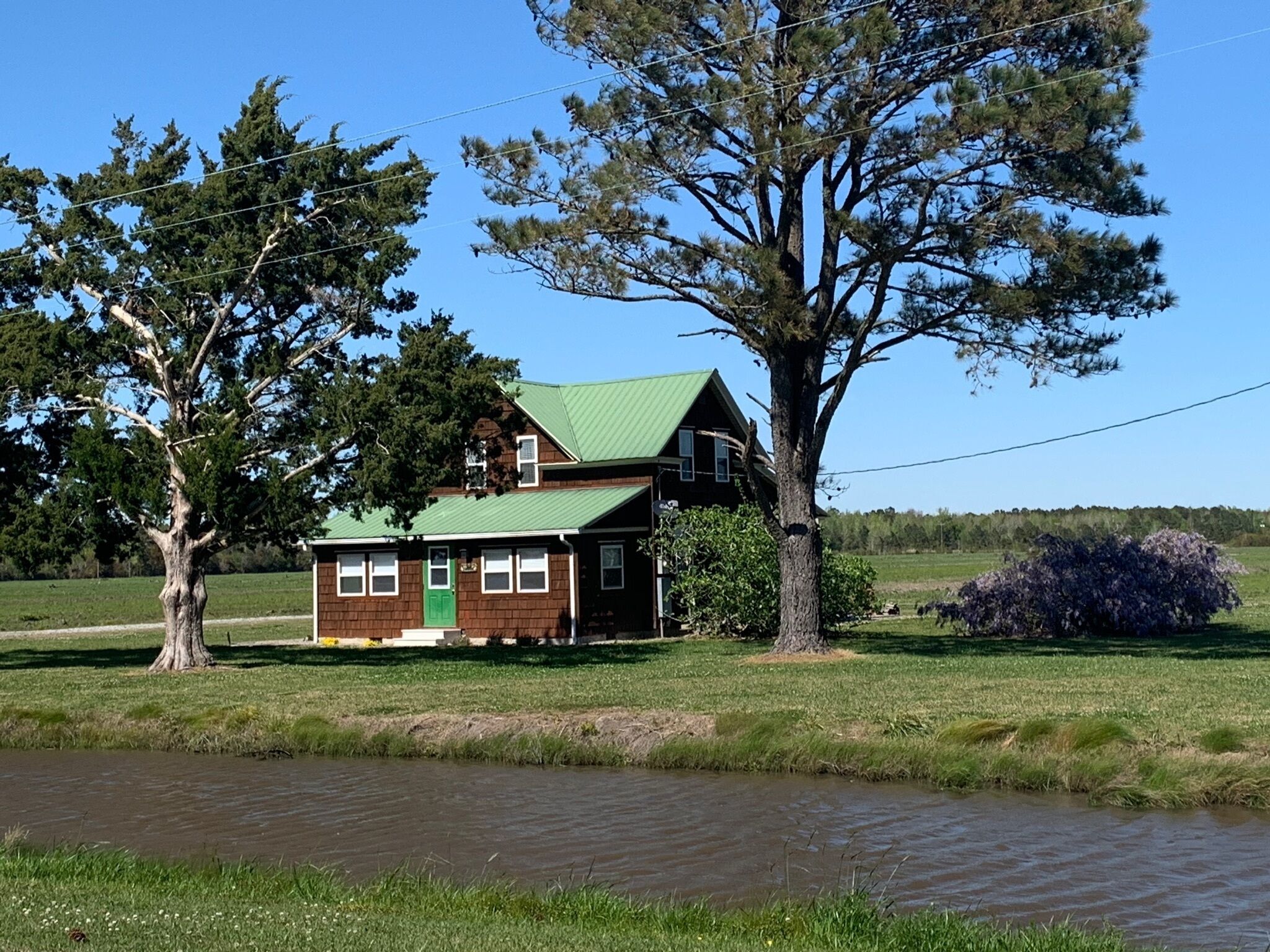  Farm house- 1 mile from Pamlico Sound
