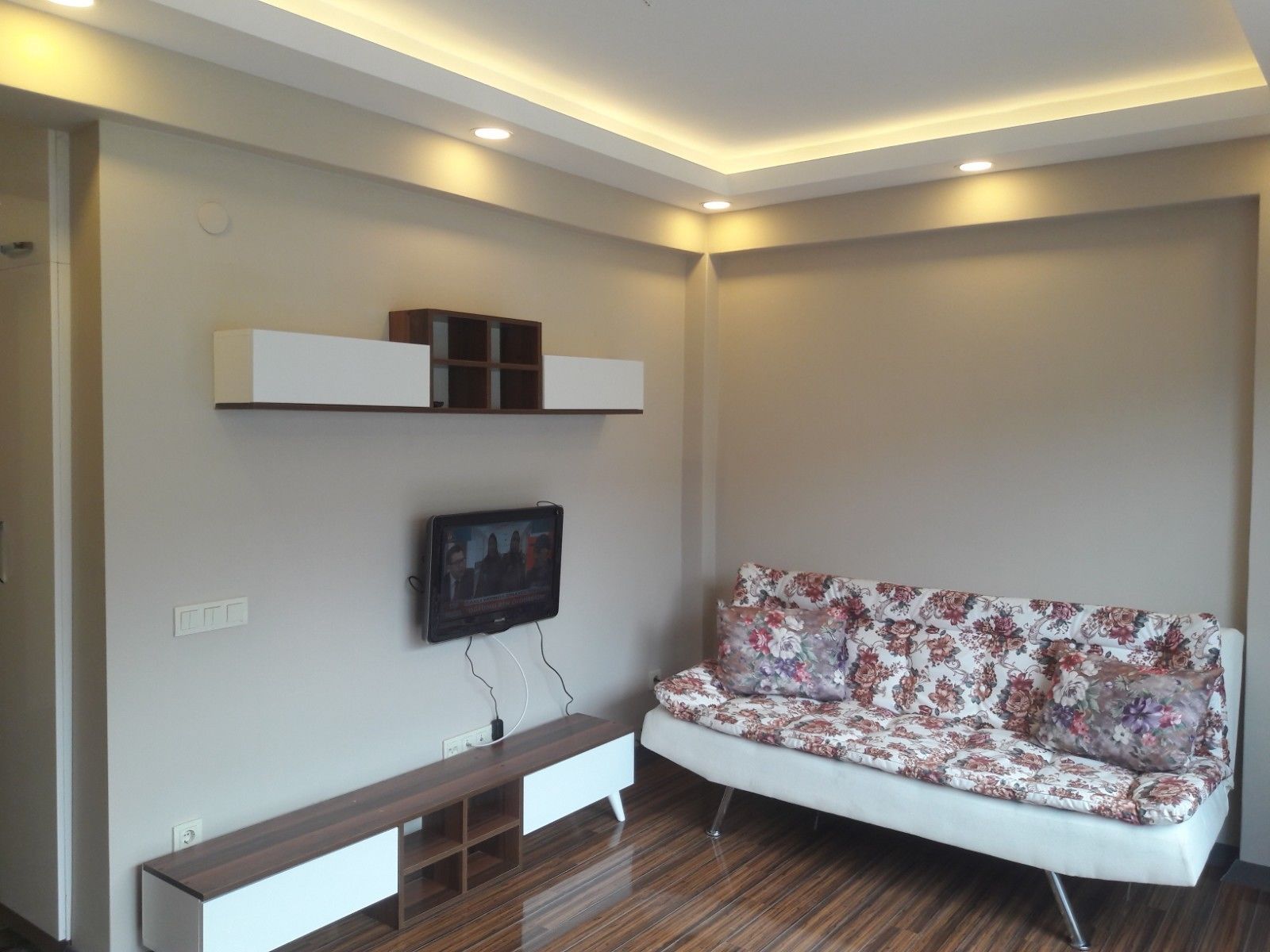 Comfort Apartment, 1 Double Bed with Sofa bed | Living area | LED TV