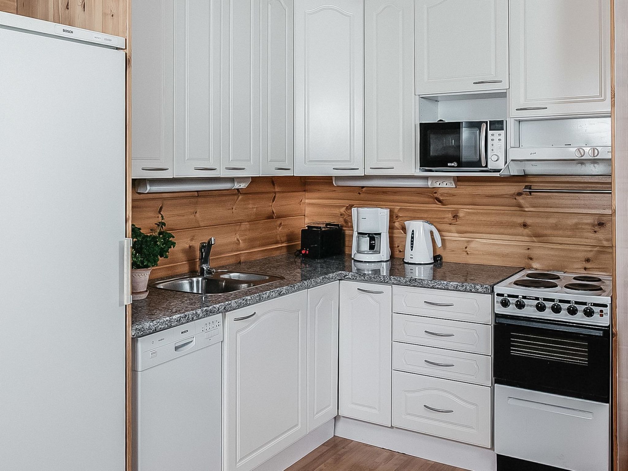 Réfrigérateur, micro-ondes, lave-vaisselle