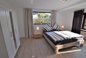 2 bedrooms, WiFi, bed sheets