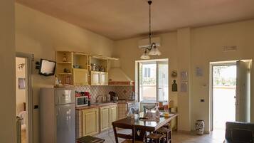 Fridge, microwave, oven, stovetop