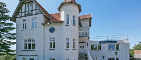 Esterni