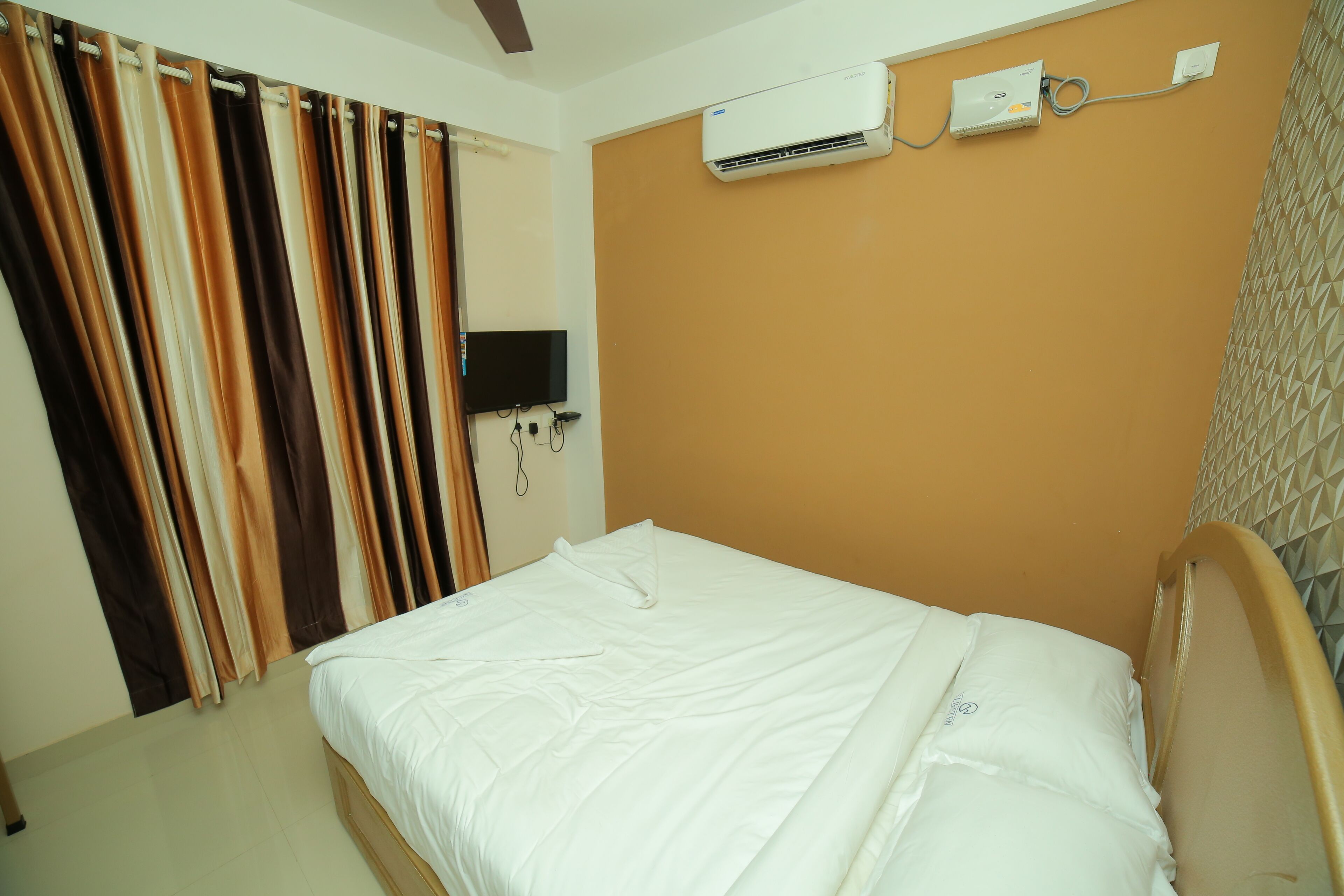 standard double or twin room | individually furnished, rollaway beds