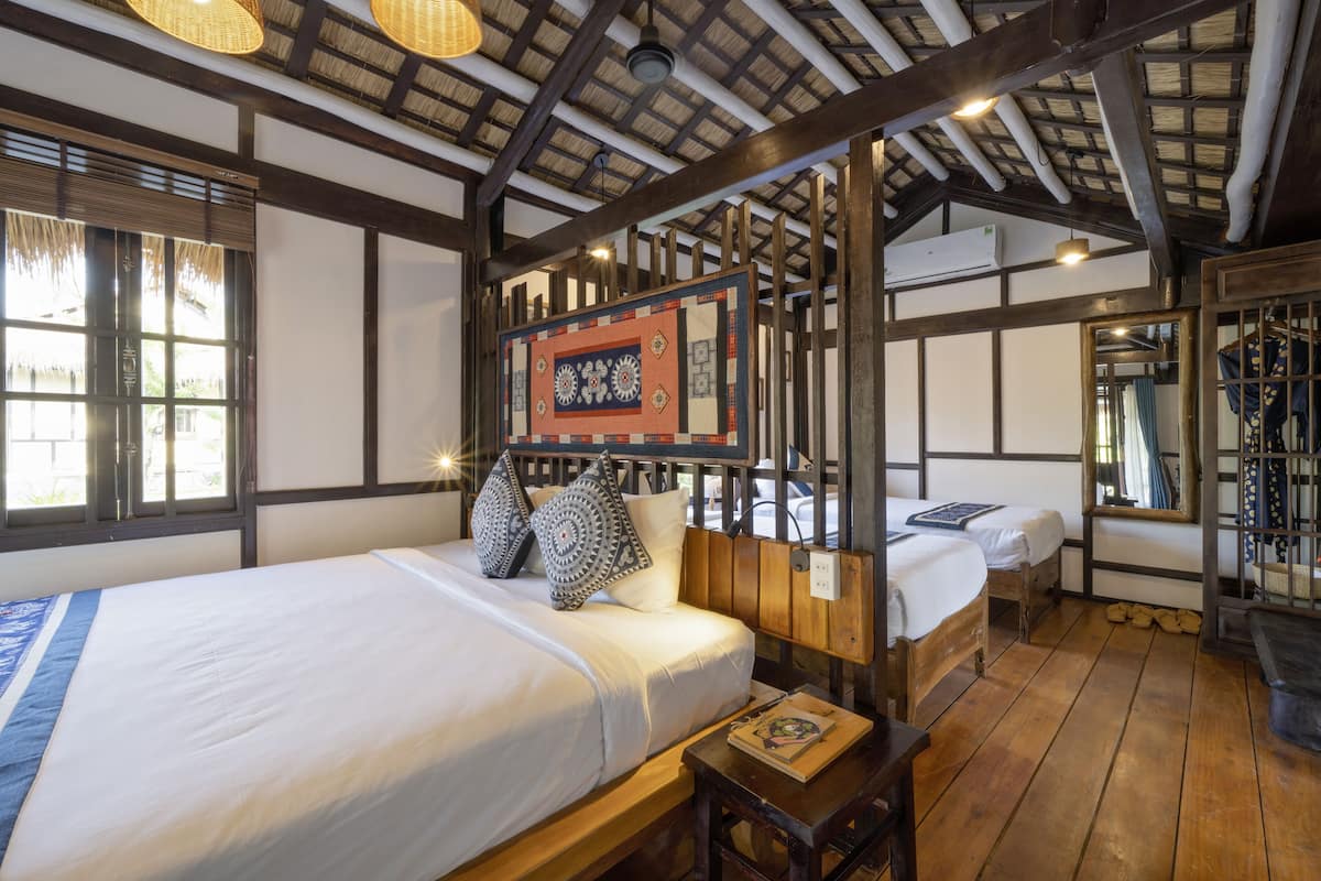 Bungalow (Floating) | Bộ đồ giường cao cấp, chăn bông, minibar, két bảo mật tại phòng