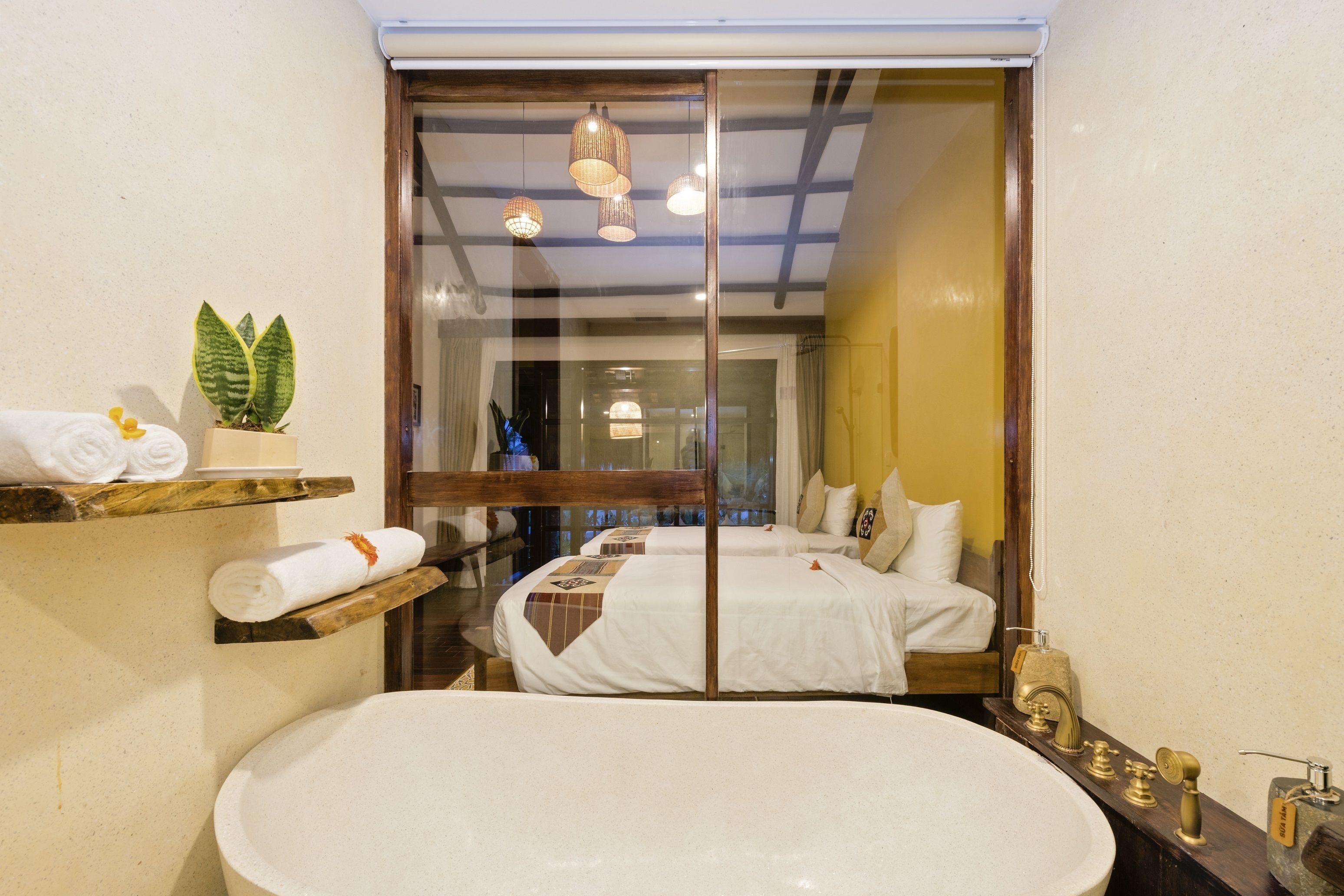 deluxe double or twin room, lake view | premium bedding, down duvets, minibar, in-room safe