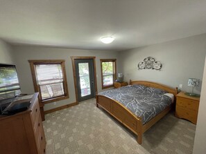 3 bedrooms, free WiFi, bed sheets