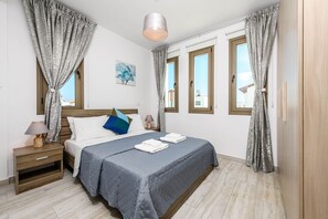 3 chambres, coffres-forts dans les chambres, fer et planche à repasser