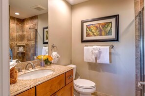 Een douche, een haardroger, handdoeken