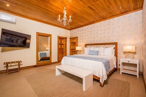 10 bedrooms, in-room safe, iron/ironing board, travel crib