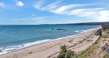 Uusi listaus! Ranta-etupuolella oleva koti "saarella"! Paras merinäköala!