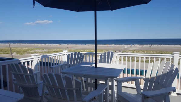 Outdoor dining - 4bd Beachfront Condo w/Pool & Ocean Views (Wildwood Crest)