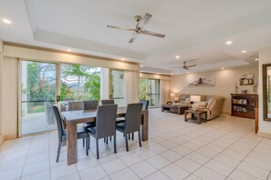 Luxury Villa, Golf View | In-room dining - Paradise Links Port Douglas Luxury Villa (Craiglie)