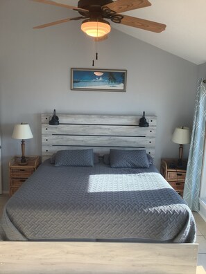 3 bedrooms, desk, iron/ironing board, travel crib